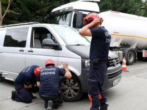 Şişli'de araç altına sıkışan kedi itfaiye tarafından kurtarıldı..!