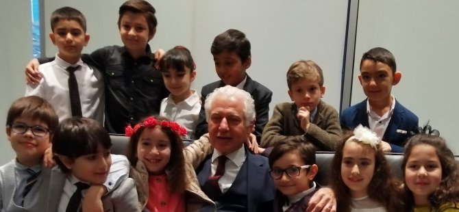 Muammer Keskin, ilk kreşi için ilk şartlı bağışını alıyor