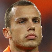 Heitinga Madrid ile anlaştı
