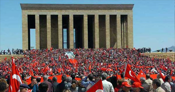 1 milyon kişi Ata'nın huzurunda