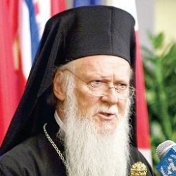 Patrikhane'nin 'Çarmıh' Savunması