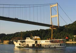 Boğaziçi Köprüsü'nde görünmez kaza