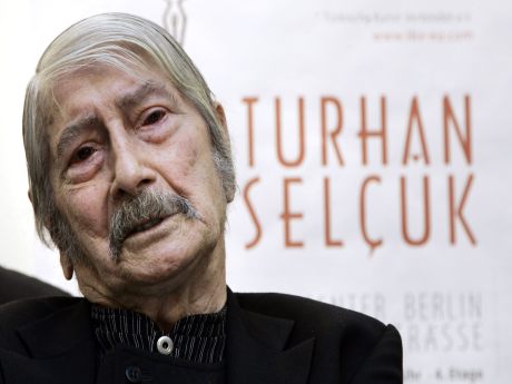 Turhan Selçuk'u uğurluyoruz