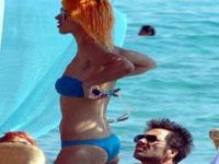 İşte bikinili Hande