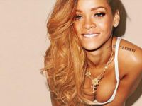 Rihanna yeniden Victoria's Secret Melekleri'yle beraber