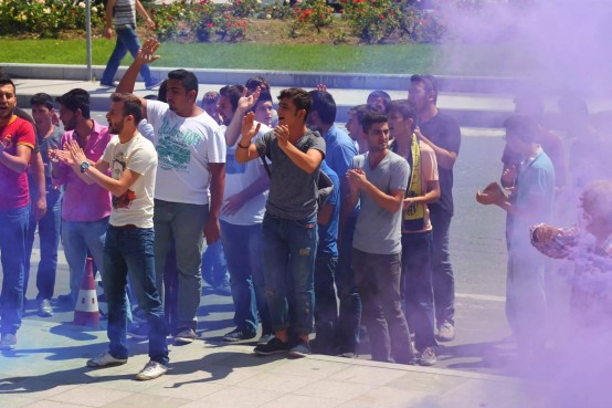 Halide Edip taraftarlarından Emir Sarıgül’e protes 6
