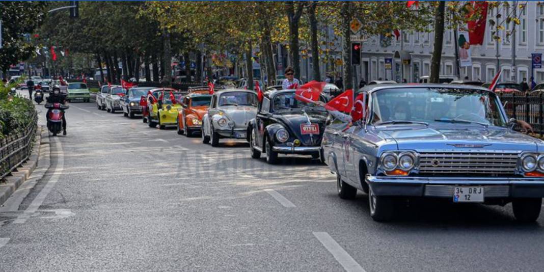 Şişli’de klasik otomobiller Cumhuriyet Bayramı geçit töreni gerçekleştirdi 6