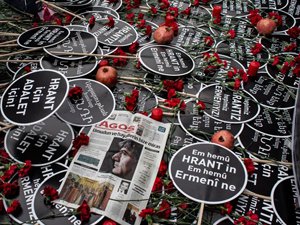 Gazeteci Hrant Dink, Şişli’de Agos Gazetesi önünde anıldı