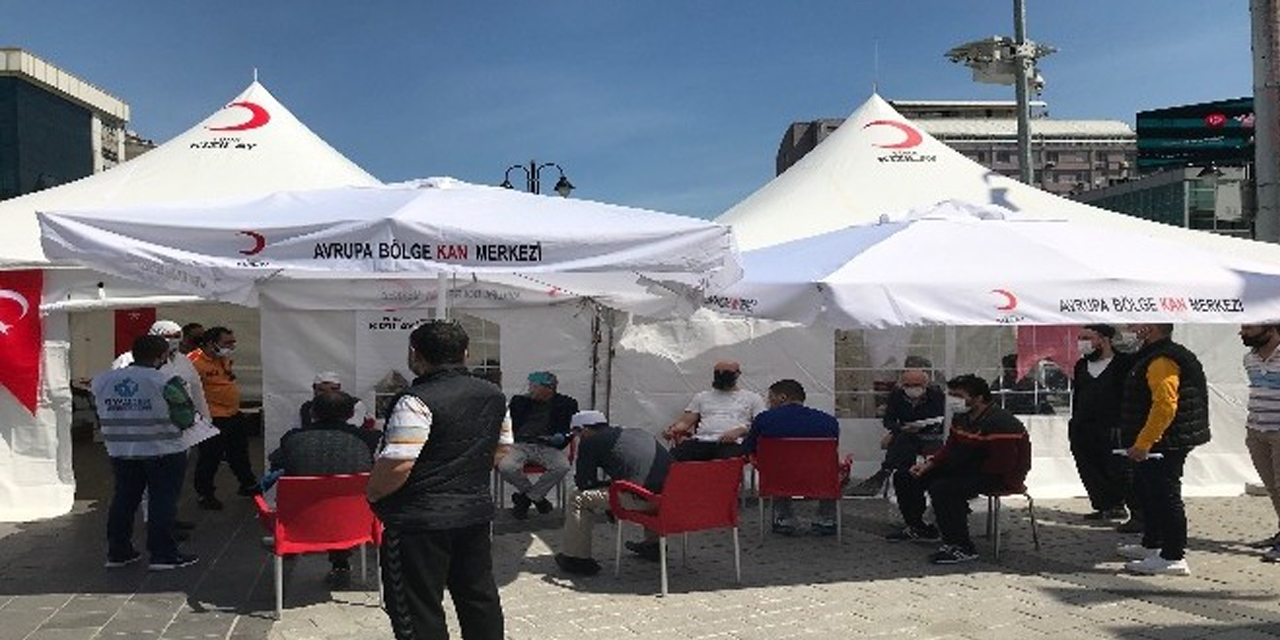 İstanbul’da özel izinle kan bağışı toplandı