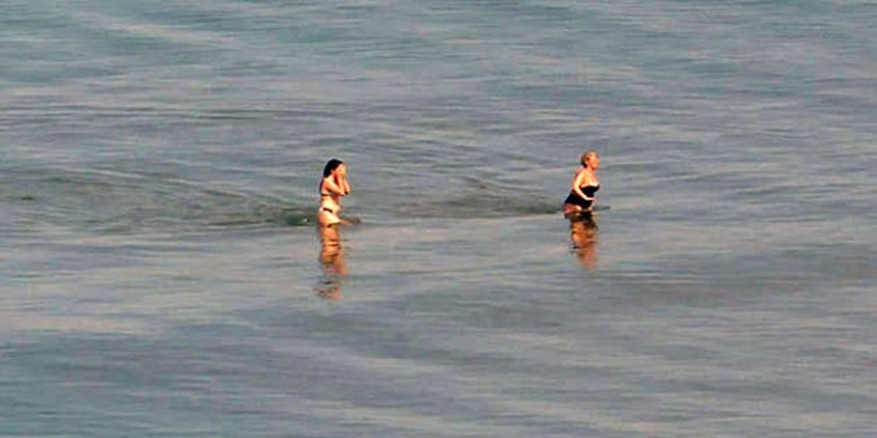 Sarıyer’de, deniz keyfi ne yasak ne korona dinlemedi!