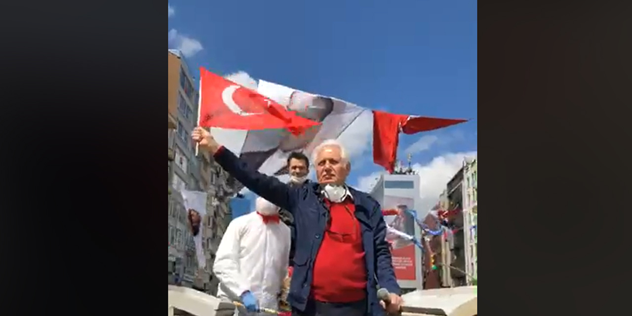 Muammer Keskin'den, bando eşliğinde bayram kutlaması