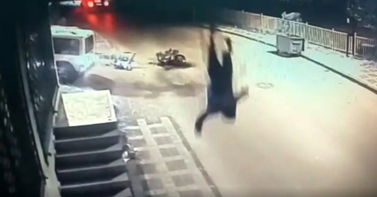 Ümraniye’de feci kaza! Metrelerce havaya fırladı