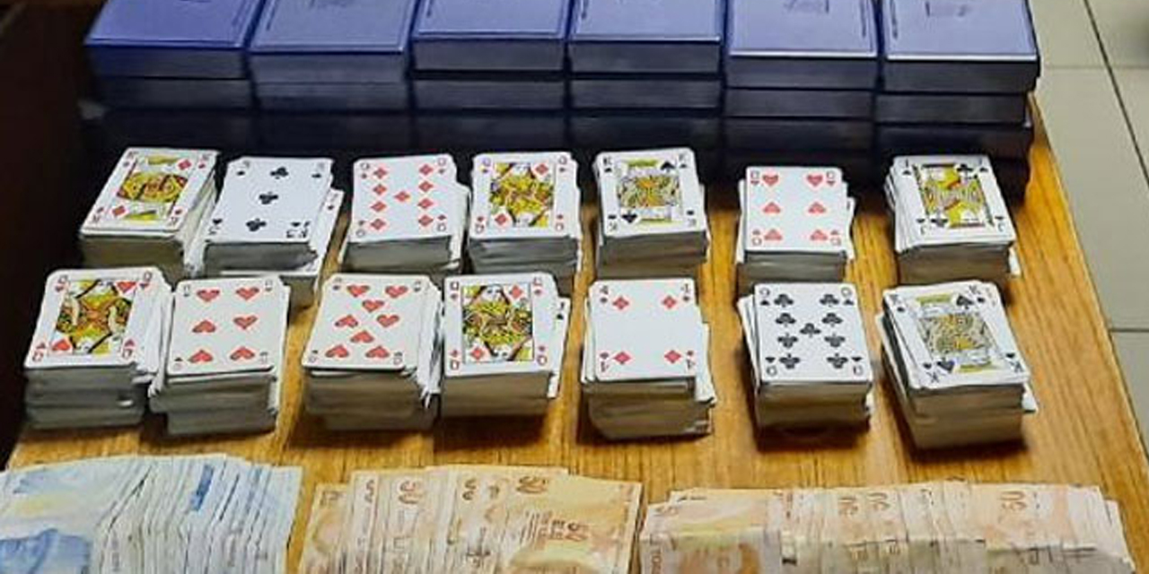 Çekmeköy'de iki kahvehaneye kumar operasyonu