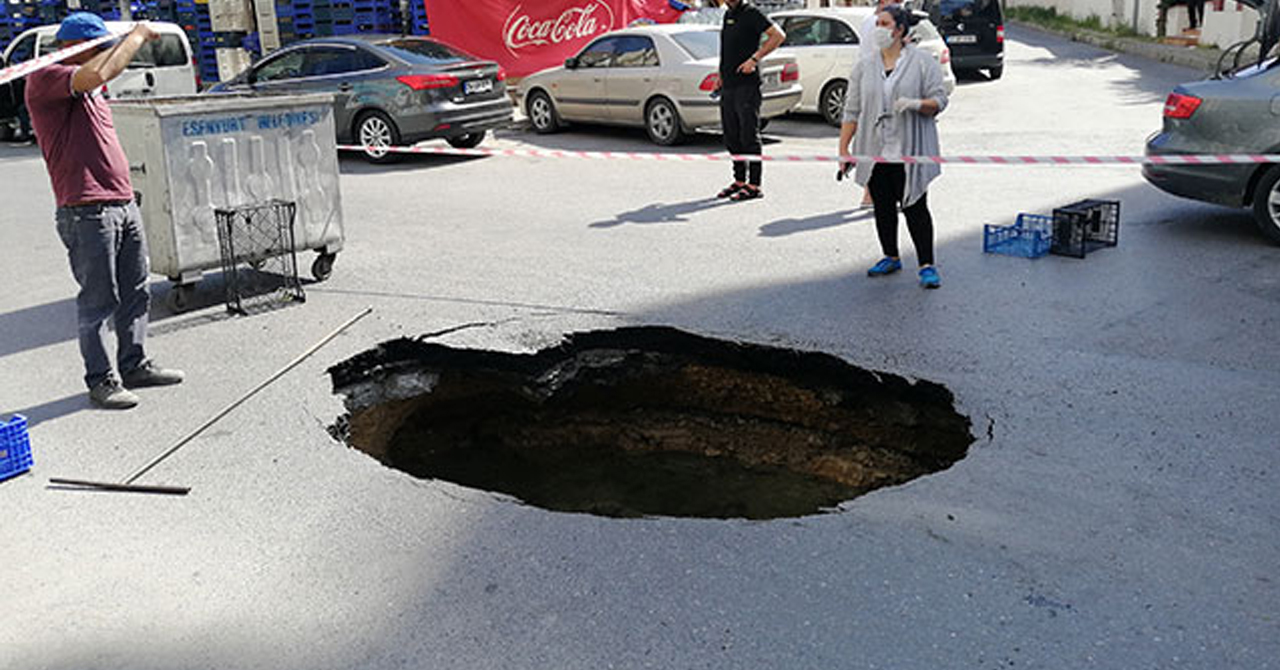 Esenyurt'ta yolda çökme!