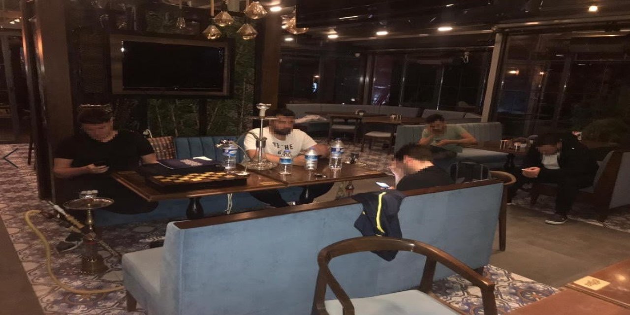 Polis Çekmeköy’de nargile içilen kafeteryaya baskın yaptı