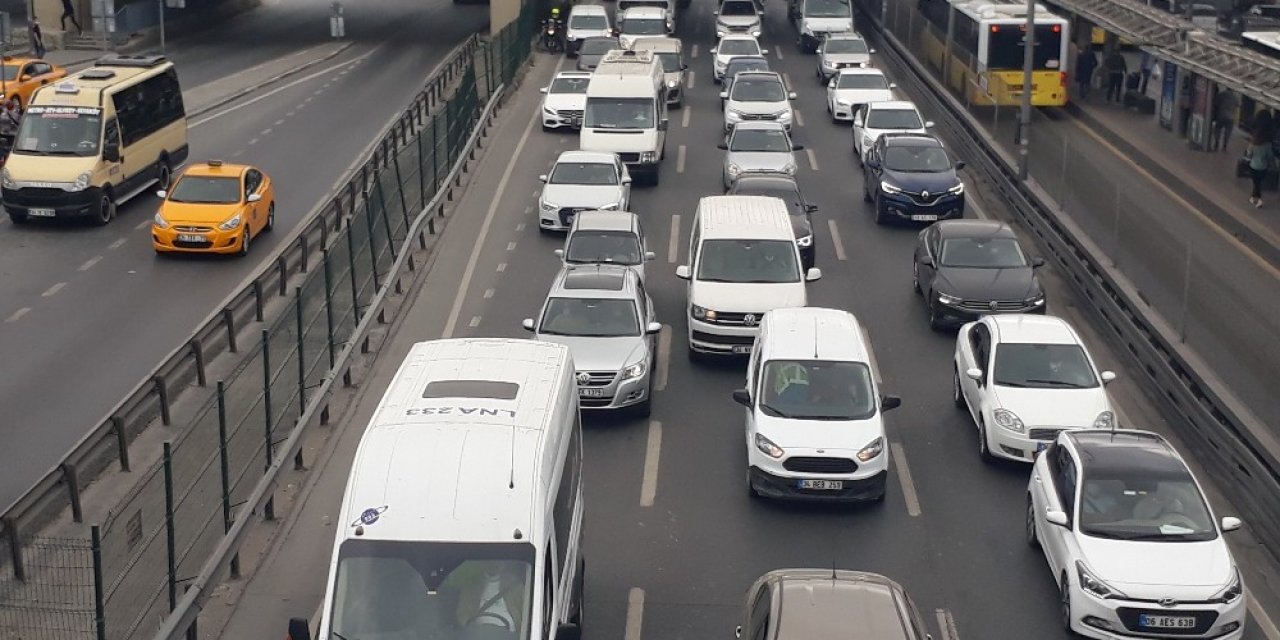 İstanbul trafiğinde dikkat çeken yoğunluk