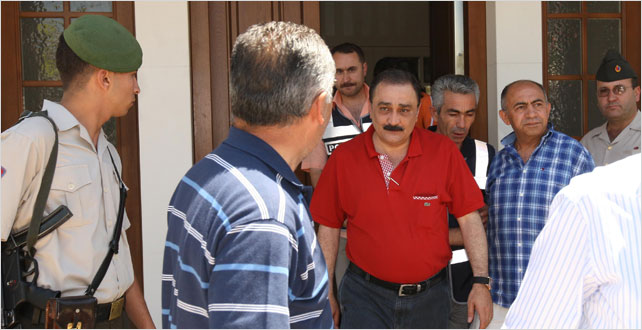 Cumhuriyeti sevmekle suçlanıyorum...