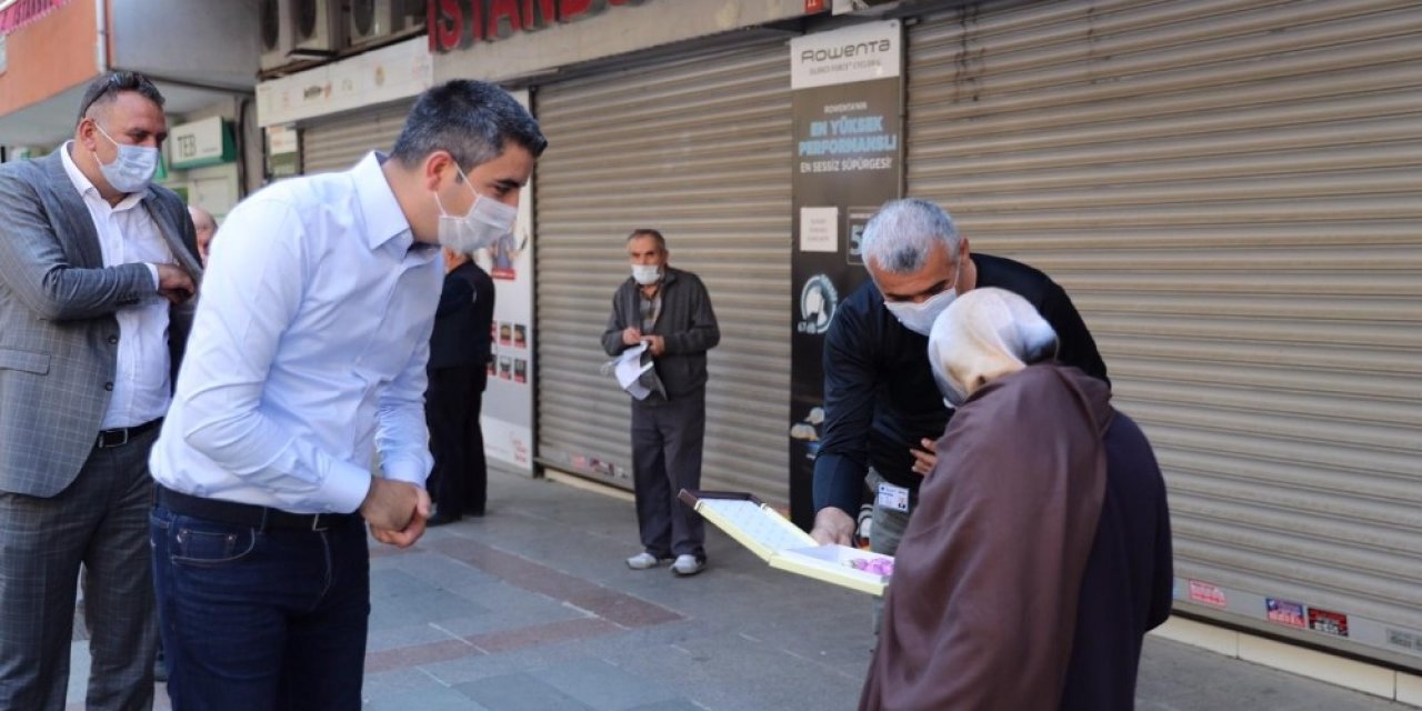 Başkan Yüksel, 90 yaşındaki babaannesini izin gününde gezdirdi