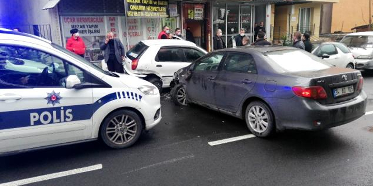 Şişli Feriköy'de epilepsi krizi geçiren sürücü 4 araca çarptı!