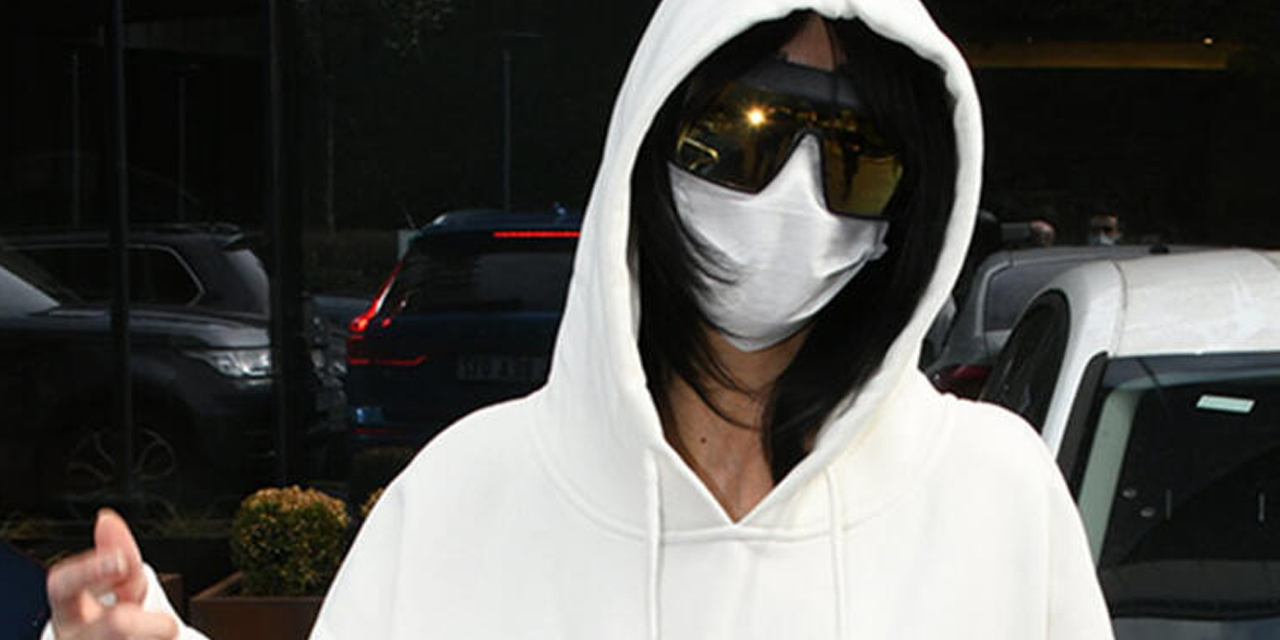 Hande Yener’in Nişantaşı’ndaki kıyafeti dikkat çekti!