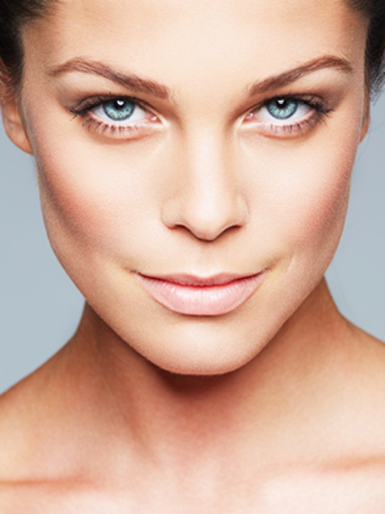 BİŞEKTOMİ İLE YÜZ İNCE VE V ŞEKLİNDE GÖRÜNÜR! 