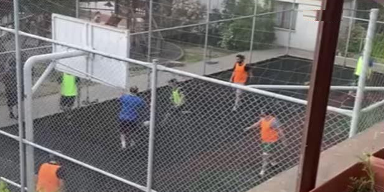 Şişli Feriköy'de tam kapanmayı hiçe sayarak futbol oynadılar!
