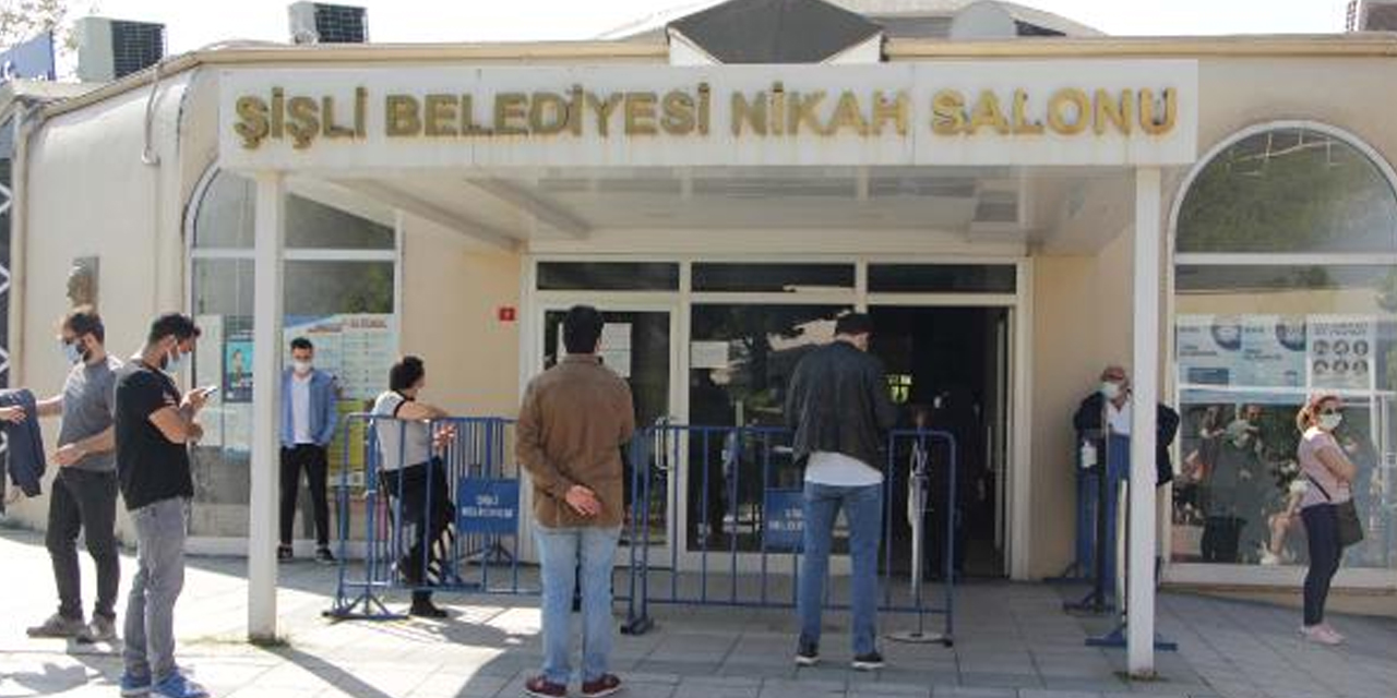 Şişli’de kademeli normalleşmenin ilk gününde nikah dairelerinde yoğunluk!