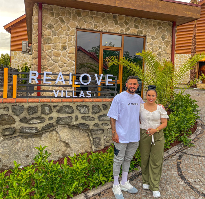 Fenomen Blogger Damla Bozkurt Tatil Paylaşımları ile Gündemde