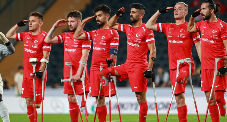 Ampute Futbol Milli Takımı'na Teşekkür Gecesi