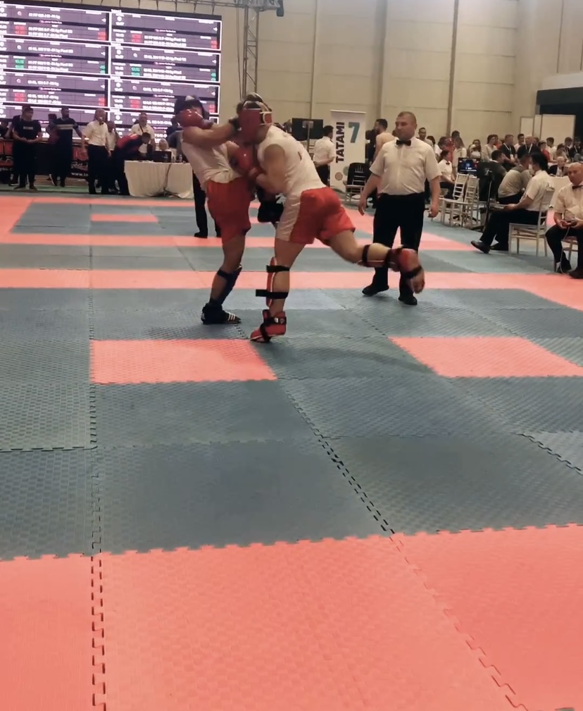 GENÇ SPORCU BAŞARISINI KATLAMAK İSTİYOr