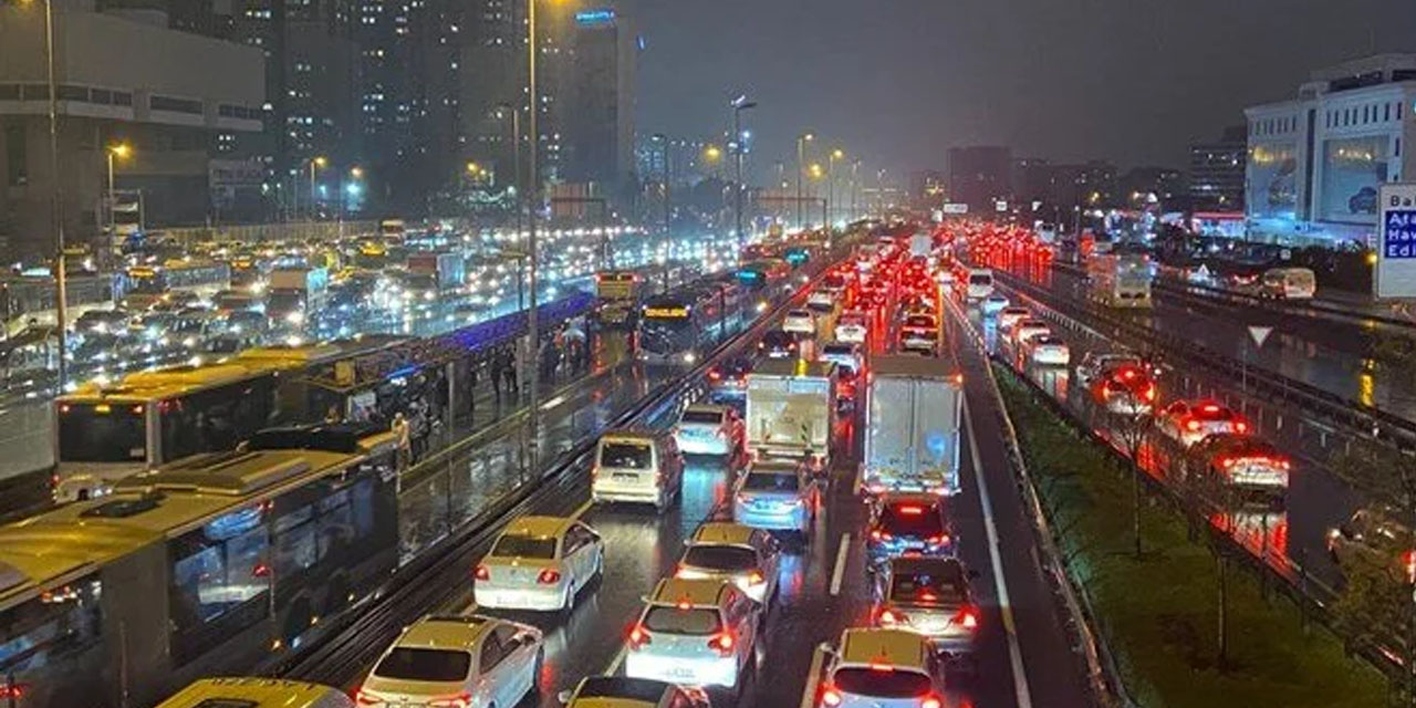 İstanbul'da trafik yoğunluğu yüzde 90'a ulaştı
