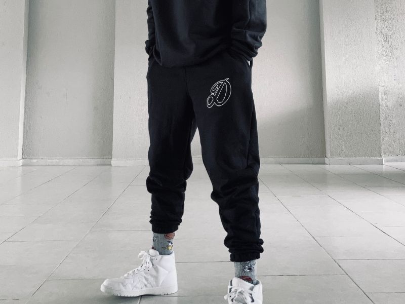 Modern Moda Trendleri: Baggy Pantolon, Oversize Eşofman ve Oversize Tişört