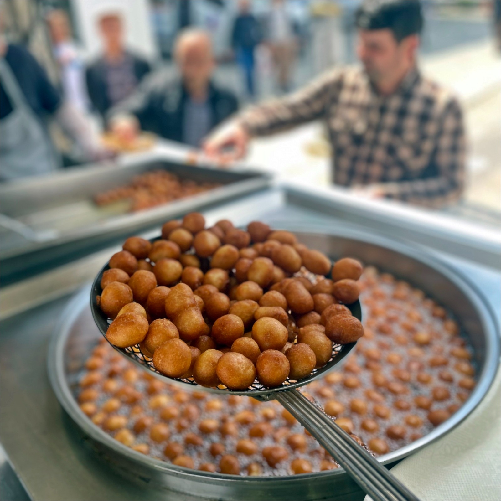 Lokma Döktürme Geleneği ve Hayır Lokması İkramı