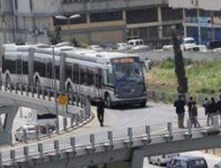 Metrobüs bozuldu halk isyan etti