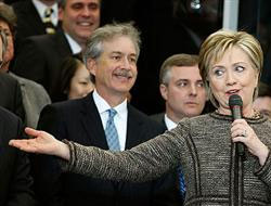 Hillary Clinton göreve başladı