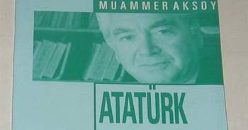 Muammer Aksoy anılıyor