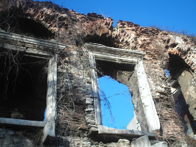 Bukaleon Sarayı kalıntıları yağmalanıyor