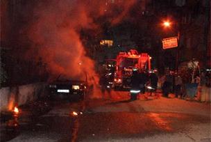 İstanbul'da 3 araç kundaklandı