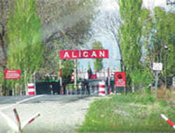 Gözler Ermenistan sınırında