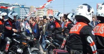 Çapkın'dan her okula bir polis