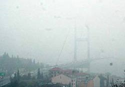 Sis İstanbul'da etkisini sürdürüyor