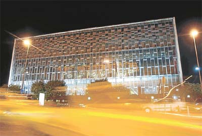 AKM için kimse kılını kıpırdatmıyor