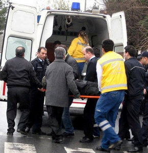 İstanbul'da askeri araç devrildi