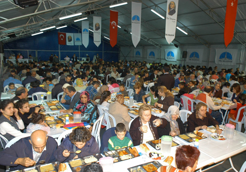 Şişli’de her akşam bir mahallede sokak iftarı