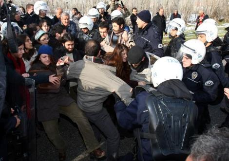 Başbakan Erdoğan ODTÜ'de protesto edildi.