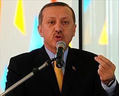 Kendisine yönelik protestoya sitem etti.