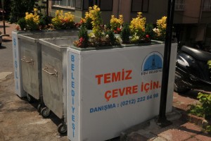 BOMBA KONUR DİYE ÇÖP KUTUSU YOK
