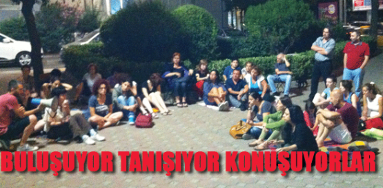 Buluşuyor tanışıyor konuşuyorlar