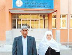 Çöpten kazandı, okul yaptırdı