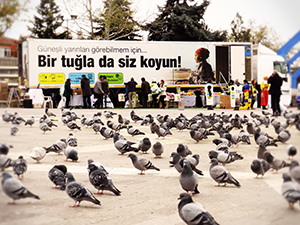 Lösev İyilikler Tırı İstanbul'da iyilik dağıtmaya devam ediyor